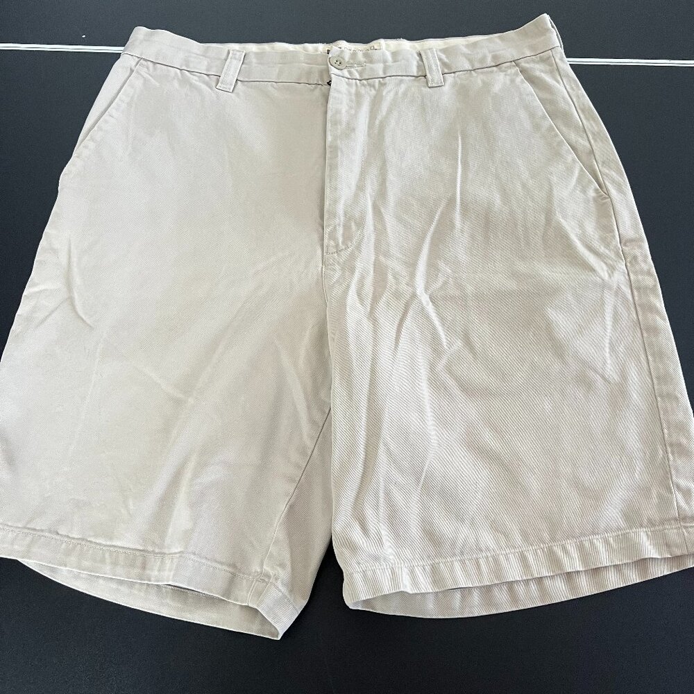 Gap Clean Cut Khaki Shorts Size 35